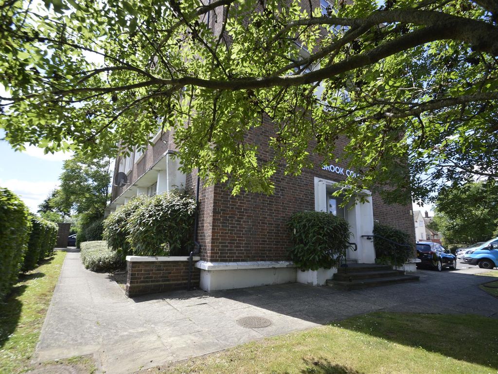 1 bed flat for sale in Ripple Road, Barking IG11, £210,000 Zoopla