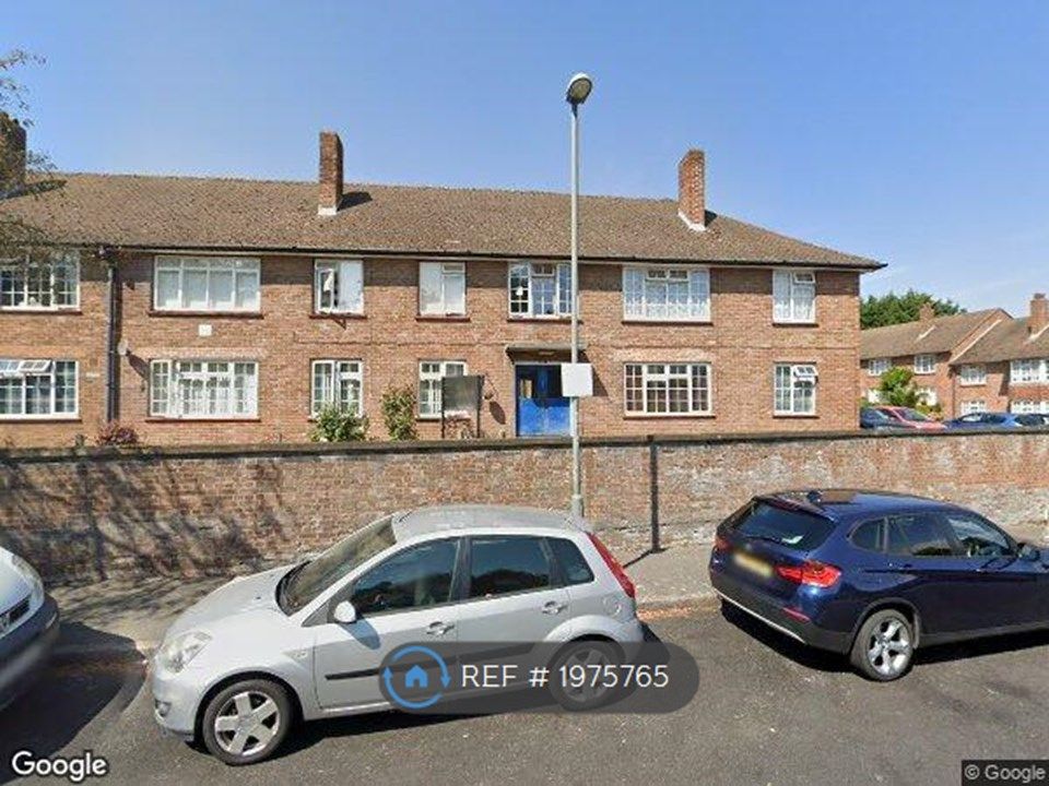 2 bed flat to rent in Perry Street Gardens, Chislehurs BR7, £1,500 pcm