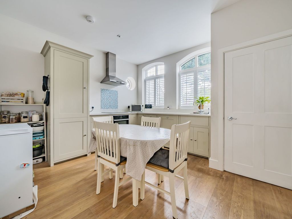 2 bed terraced house for sale in South Street, Epsom KT18, £485,000