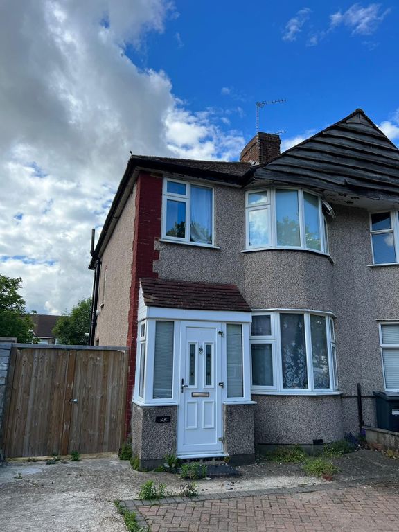 3 bed end terrace house for sale in High Street, Feltham TW13 Zoopla