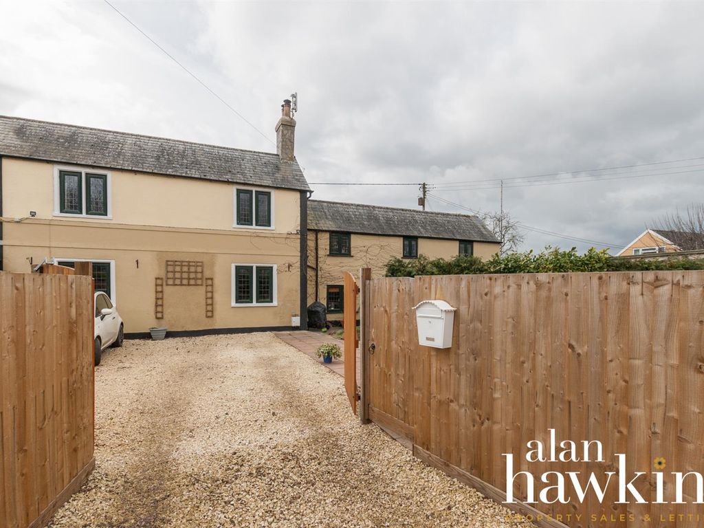 3 bed semidetached house for sale in Bushton, Swindon SN4 Zoopla