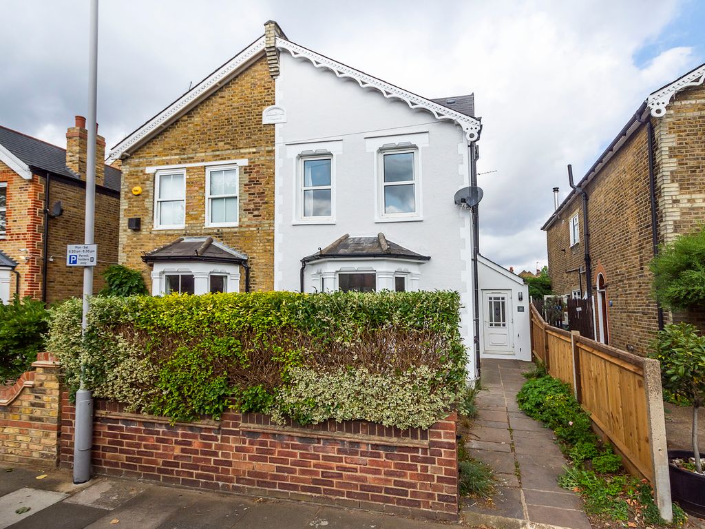 5 bed semidetached house for sale in Canbury Avenue, Kingston Upon