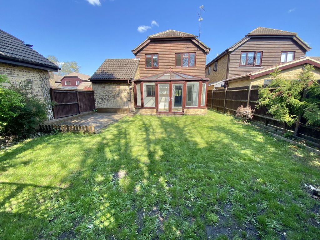 4 bed detached house for sale in Albany Park Drive, Winnersh, Wokingham