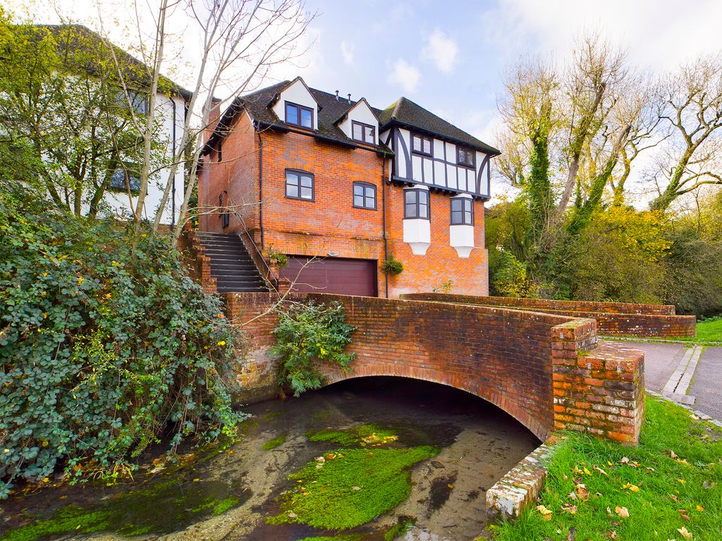 2 bed flat for sale in Springwater Mill, Bassetsbury Lane, High