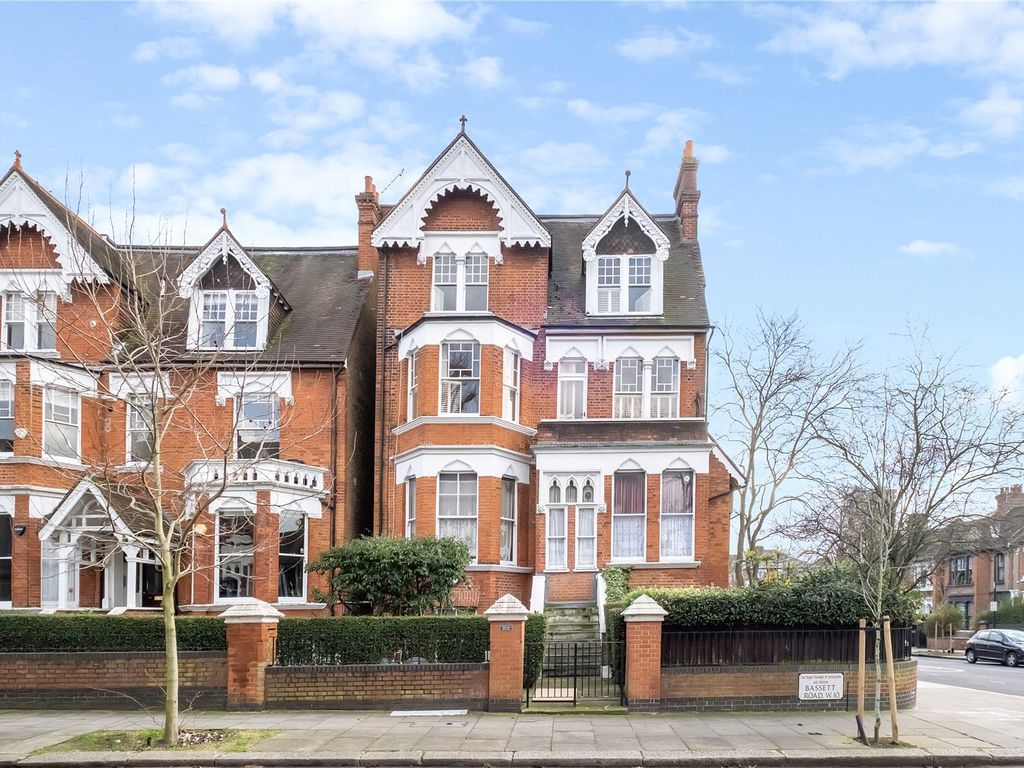 2 bed flat for sale in Bassett Road, London W10, £1,150,000 Zoopla