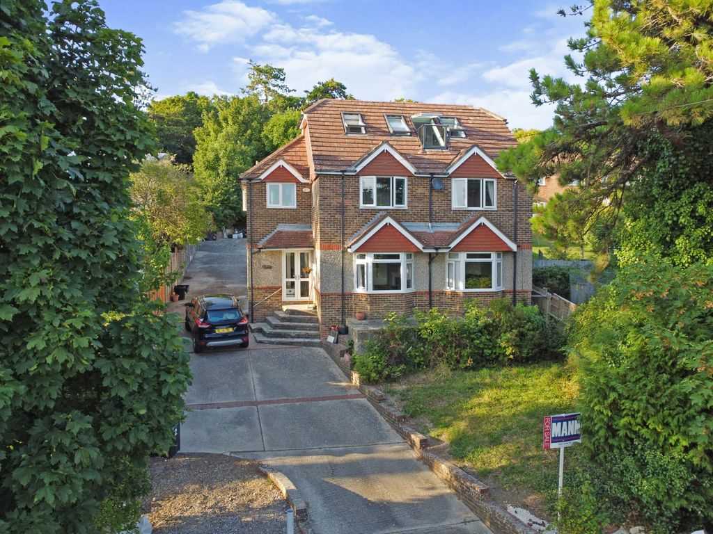 6 bed detached house for sale in Down End Road, Drayton, Portsmouth PO6