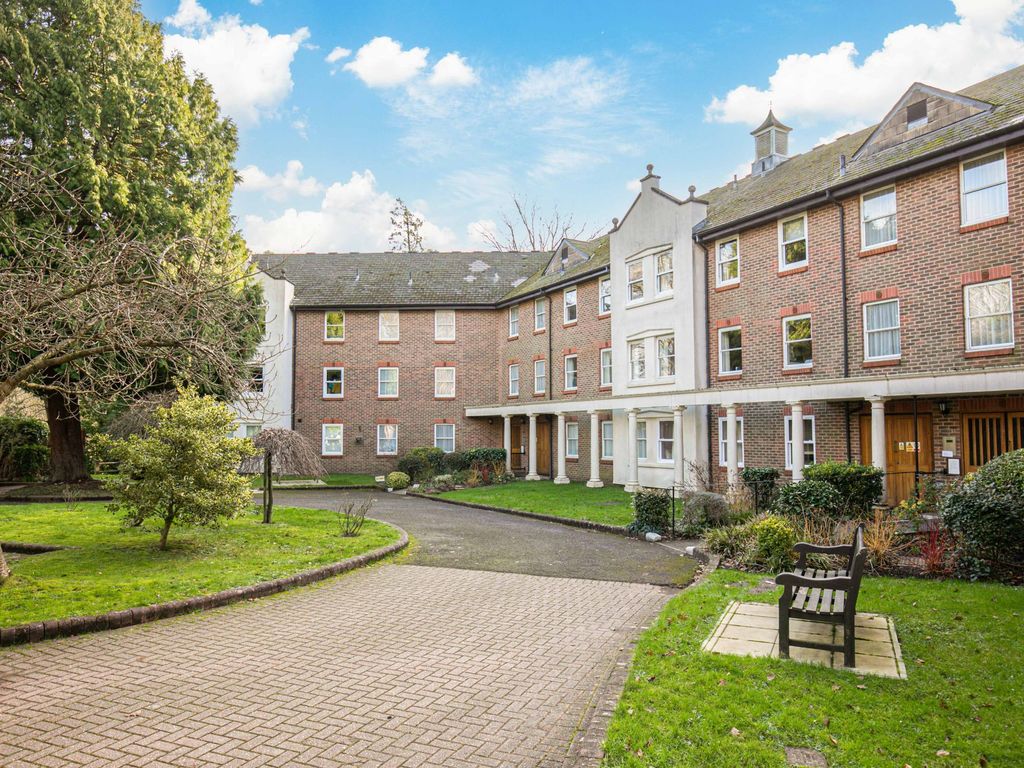 1 bed flat for sale in Fairfield Road, East Grinstead RH19 Zoopla