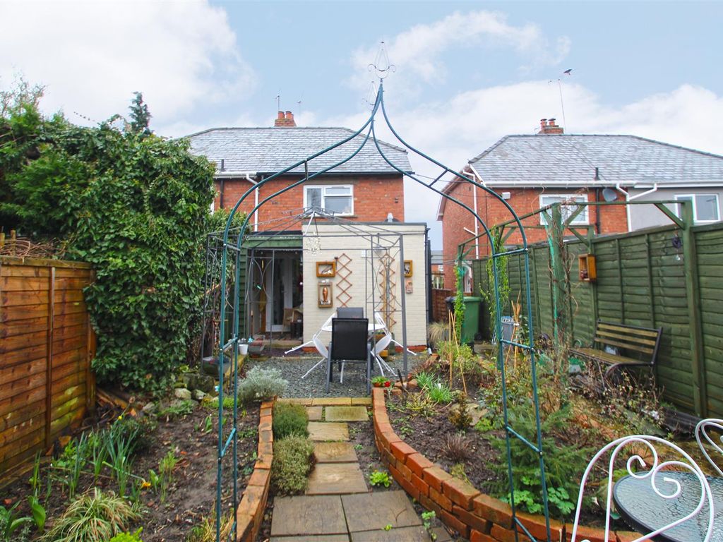 2 bed semidetached house for sale in Croft Street, Leominster HR6, £