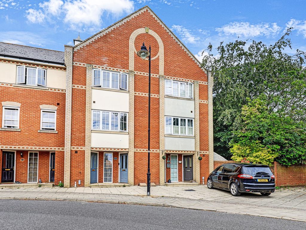 3 bed town house for sale in Massingham Drive, Earls Colne, Colchester