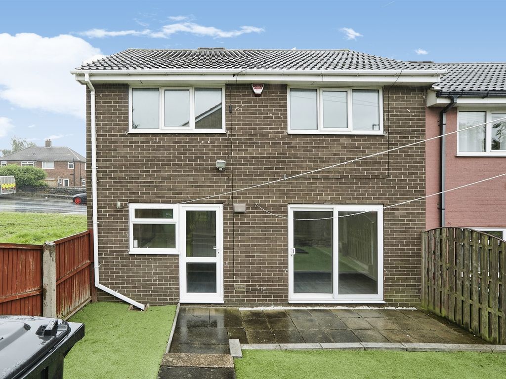 3 bed end terrace house for sale in Gamble Hill Drive, Bramley, Leeds