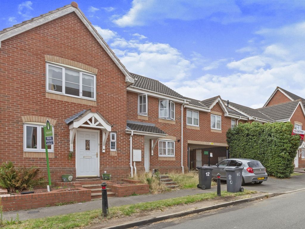 2 bed town house for sale in Carrington Road, Hamilton, Leicester LE5