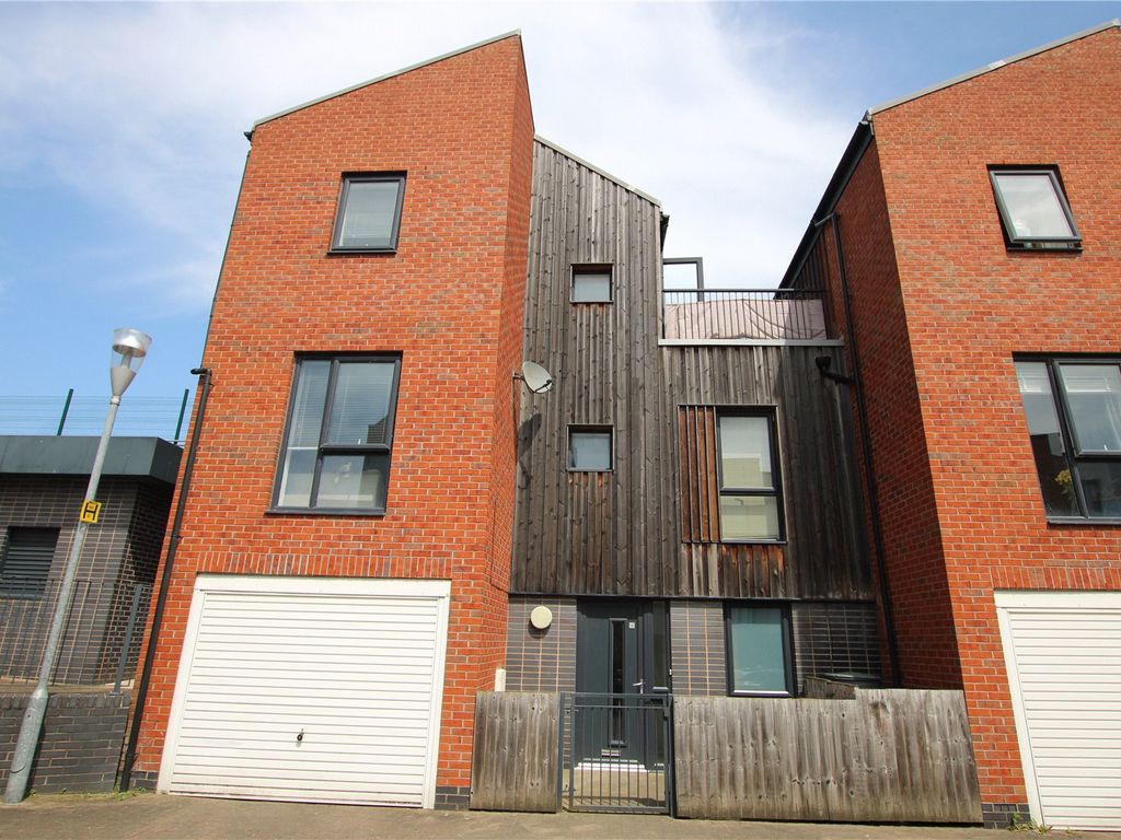 2 bed end terrace house for sale in Markendale Place, Salford, Manchester M5, £245,000 Zoopla