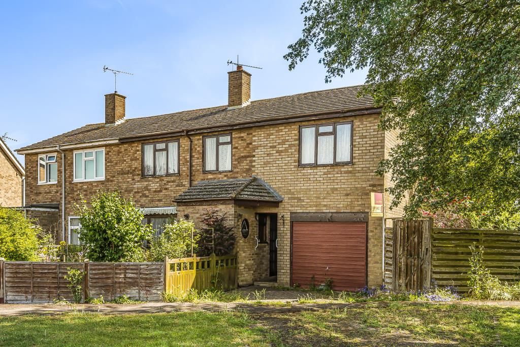 4 bed semidetached house for sale in Carterton, Oxfordshire OX18, £