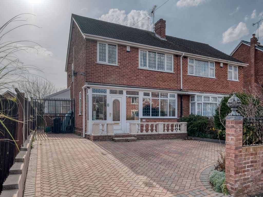 3 bed semidetached house for sale in Summerfield Avenue, Wall Heath