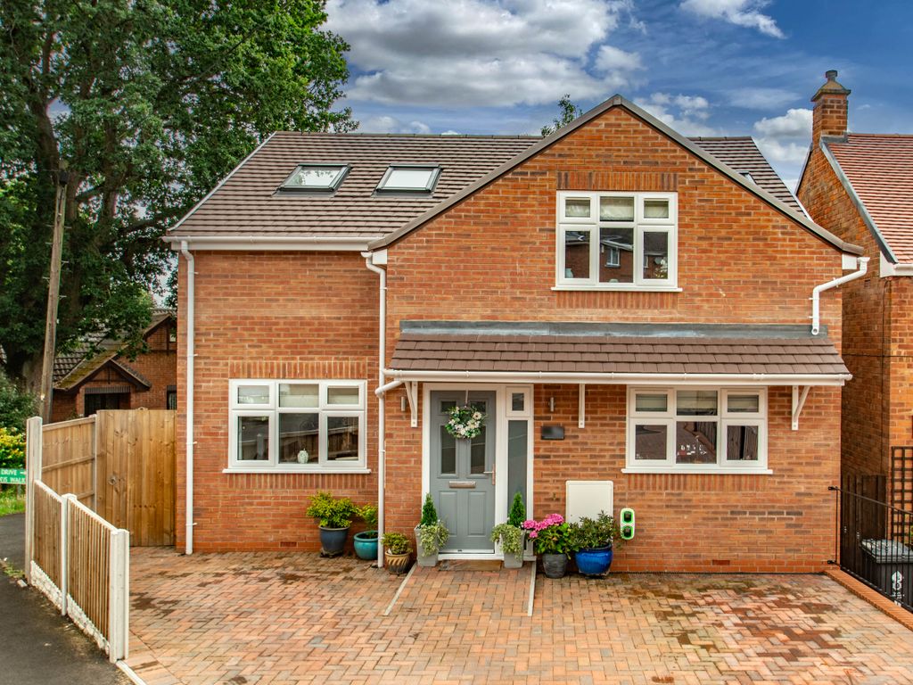 3 bed detached house for sale in Huntsmans Drive, Kinver, Stourbridge