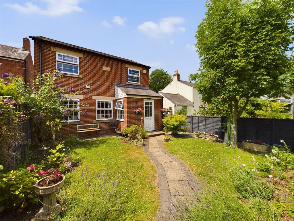4 bed detached house for sale in Bristol Road, Quedgeley, Gloucester