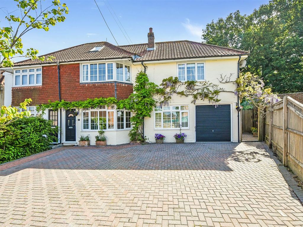 5 bed semidetached house for sale in Tadburn Road, Romsey, Hampshire