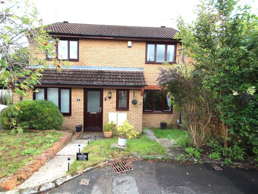 2 bed terraced house for sale in Sheen Close, Grange Park, Swindon SN5