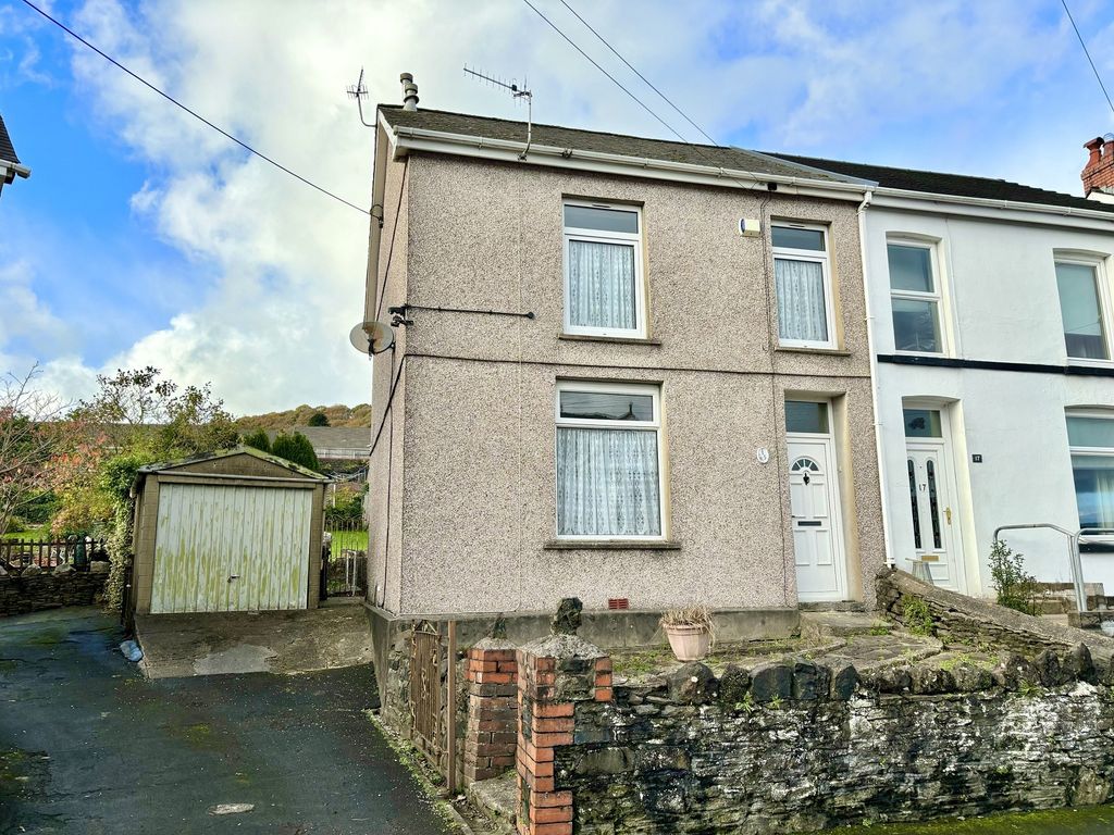 4 bed semidetached house for sale in Oakfield Road, Pontardawe