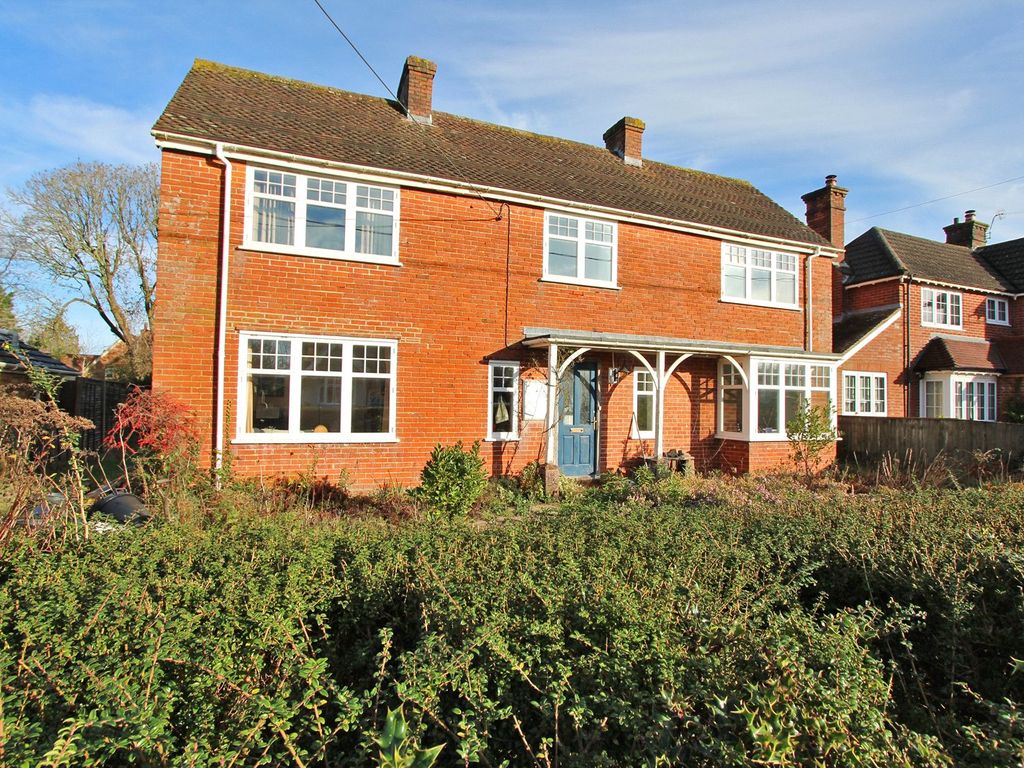 4 bed detached house for sale in Partridge Road, Brockenhurst