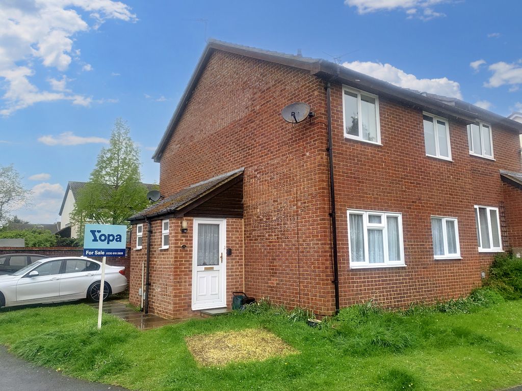 1 bed end terrace house for sale in Flodden Drive, Calcot, Reading RG31