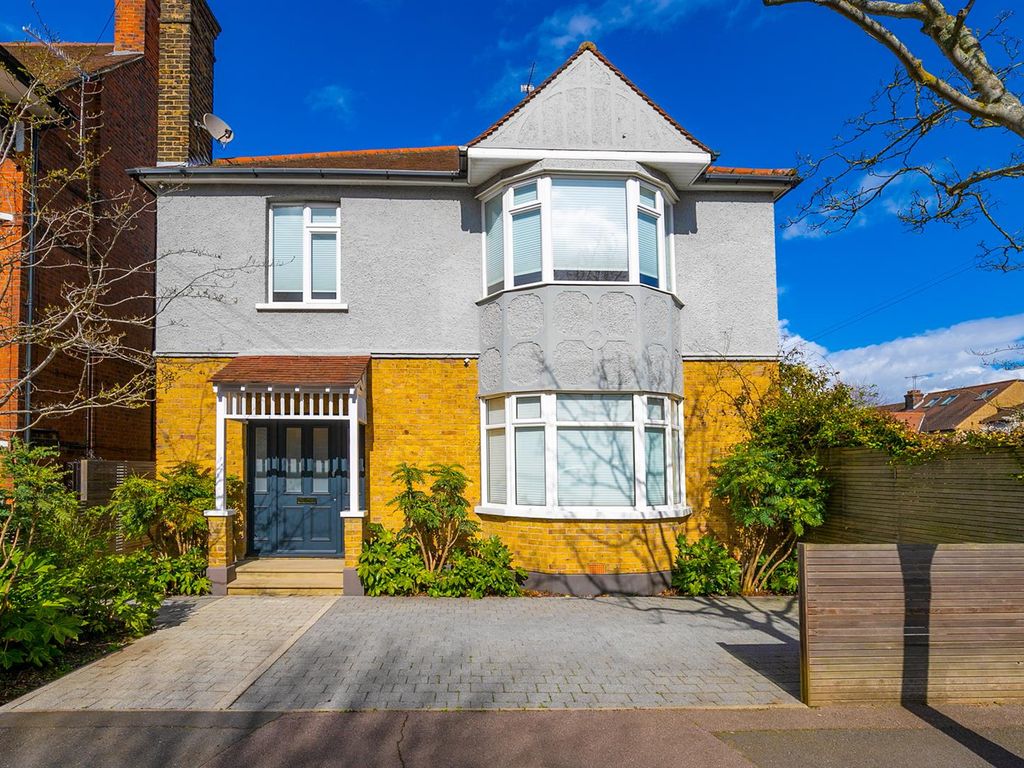 5 bed detached house to rent in Connaught Avenue, London E4 Zoopla