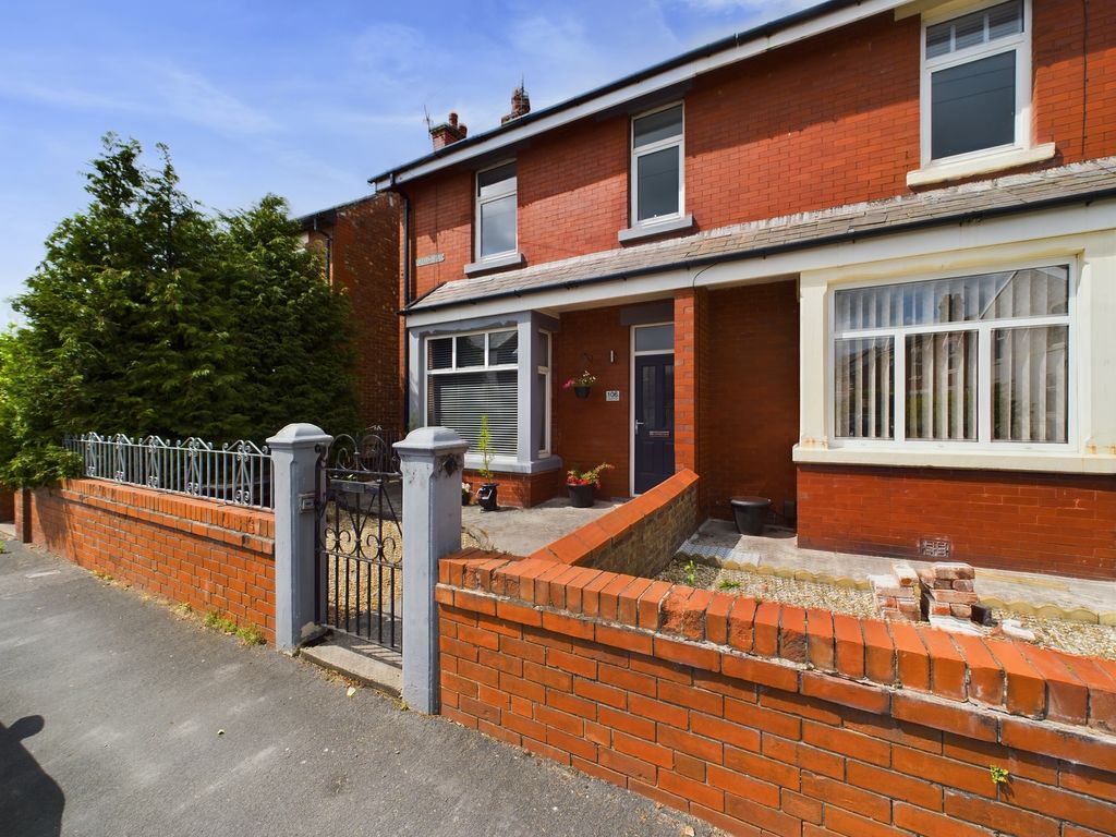 3 bed end terrace house for sale in Lytham Road, Freckleton, Preston
