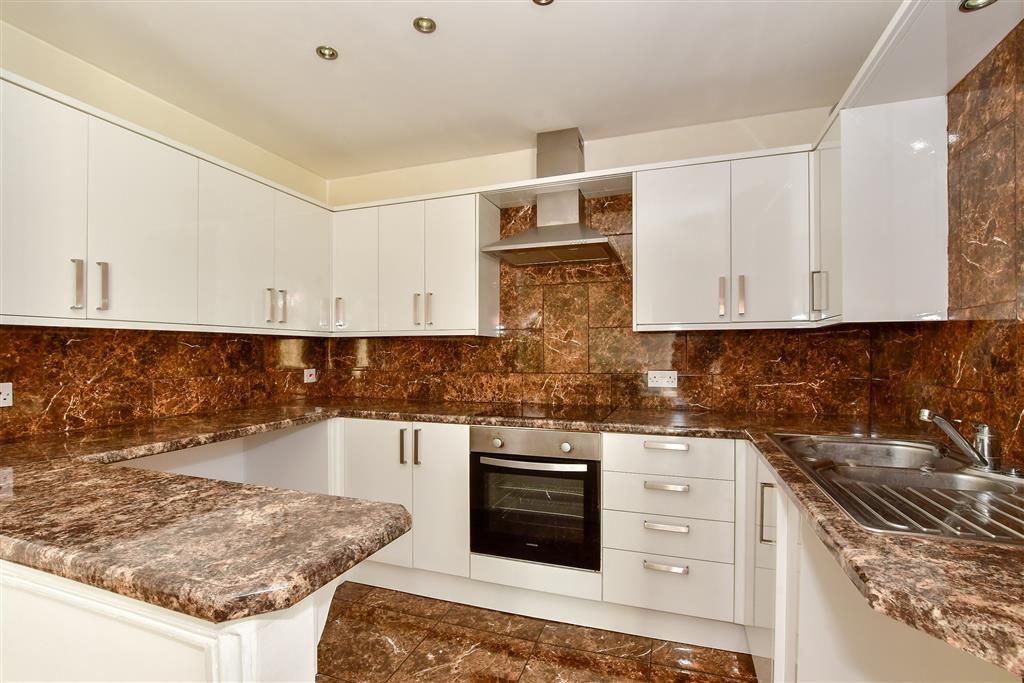 1 bed flat for sale in Wrotham Road, Broadstairs, Kent CT10, £180,000 Zoopla