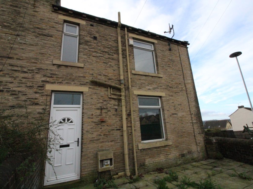 2 bed end terrace house for sale in Laverack Field, Wyke, Bradford BD12