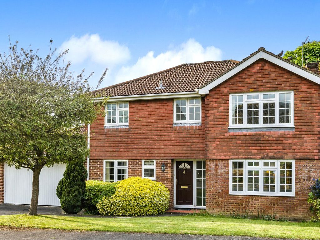 4 bed detached house for sale in Merrow, Guildford, Surrey GU4, £925,000 Zoopla