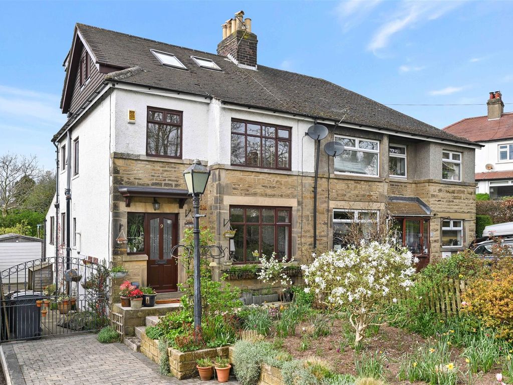 4 bed semidetached house for sale in Carr Lane, Rawdon, Leeds LS19, £