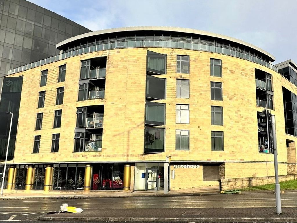 2 bed flat for sale in Leeds Road, Bradford BD1, £35,000 Zoopla