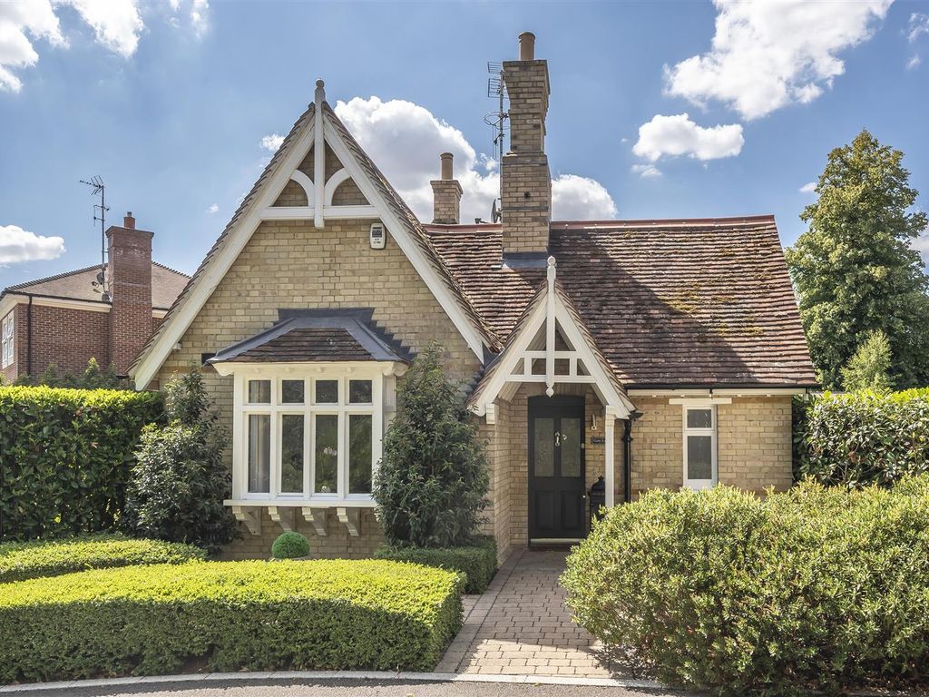 2 bed detached house for sale in Gate Lodge, Woolley Avenue, Littlewick