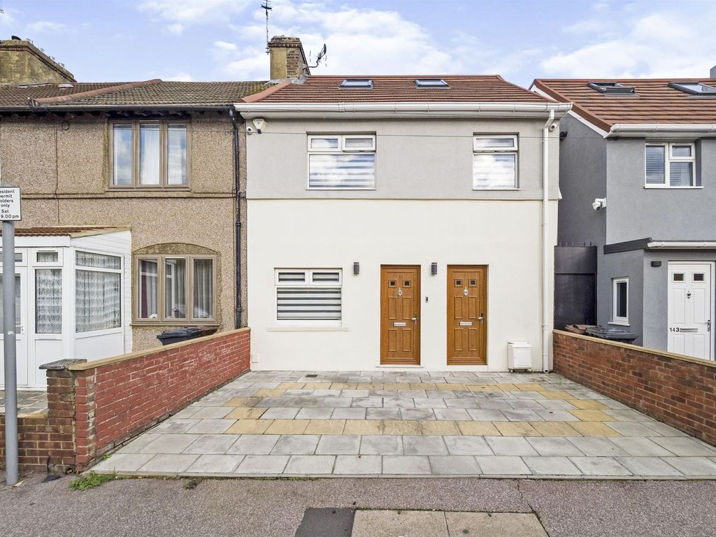 4 bed terraced house for sale in Movers Lane, Barking IG11 Zoopla