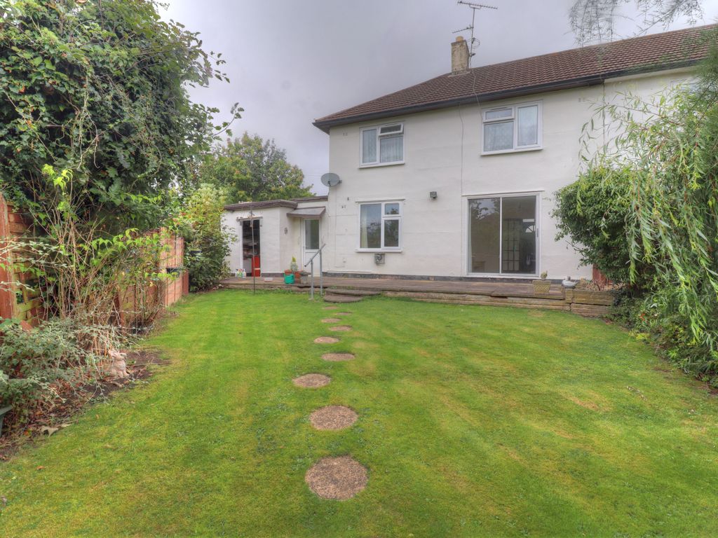 3 bed semidetached house for sale in Tolcarne Road, Leicester LE5, £
