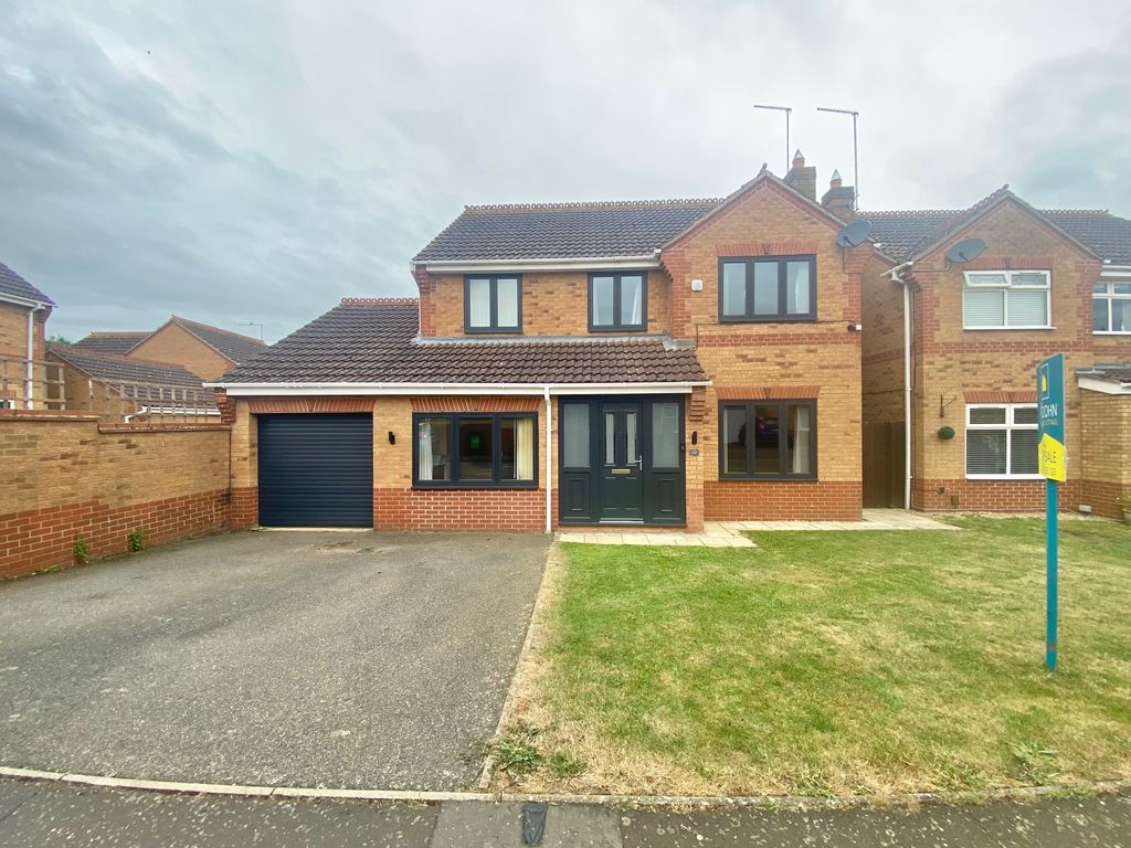4 bed detached house for sale in Fraserburgh Way, Peterborough PE2, £