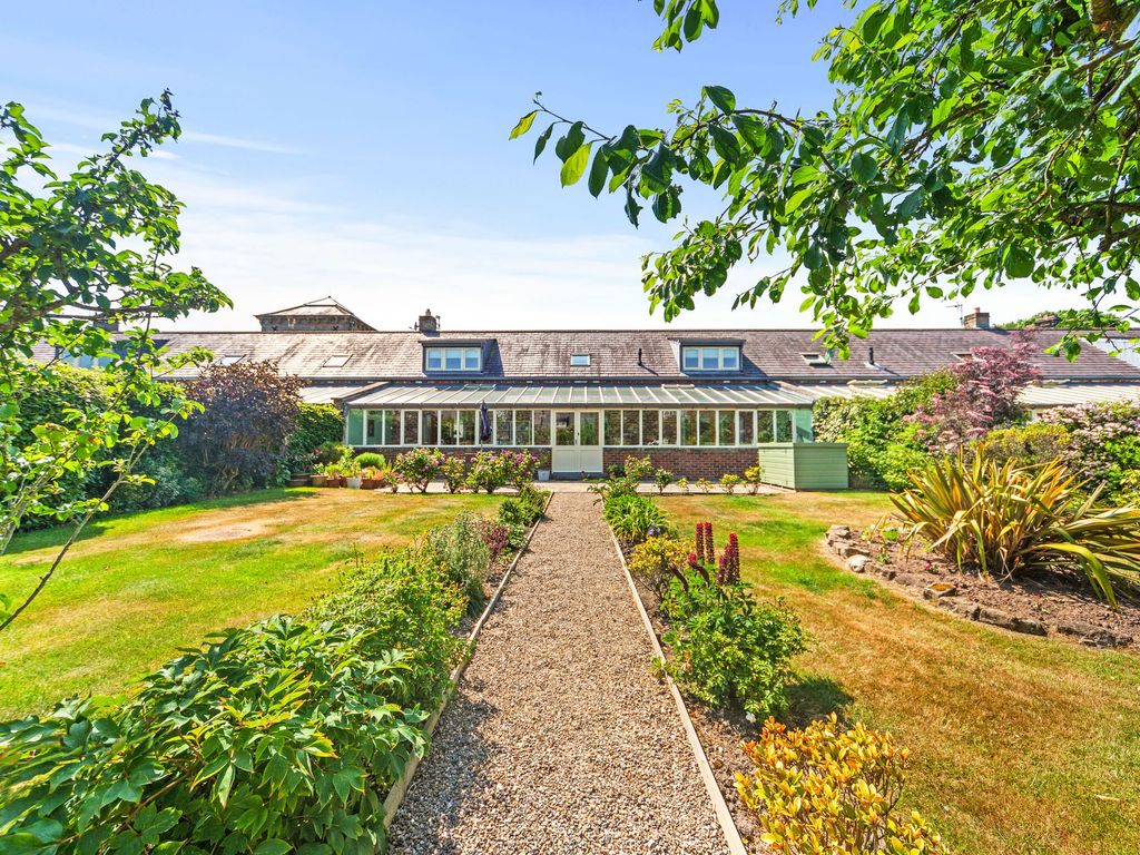 3 bed mews house for sale in Moor Park, Beckwithshaw HG3 Zoopla