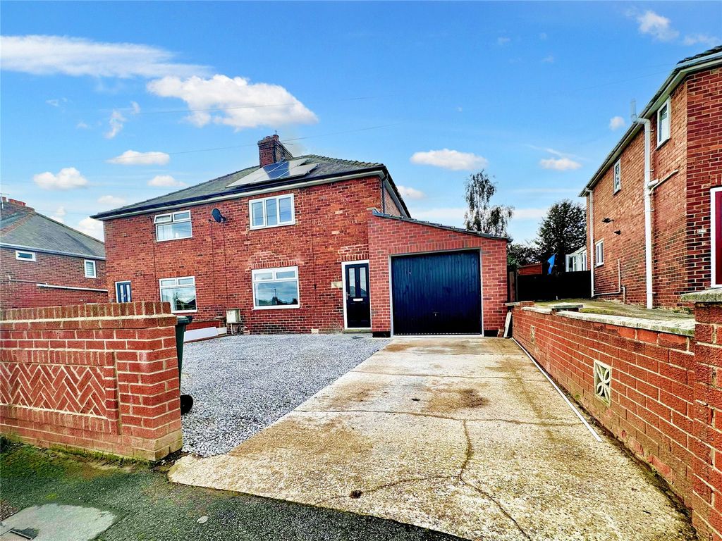 3 bed semidetached house for sale in Strafford Street, Darton