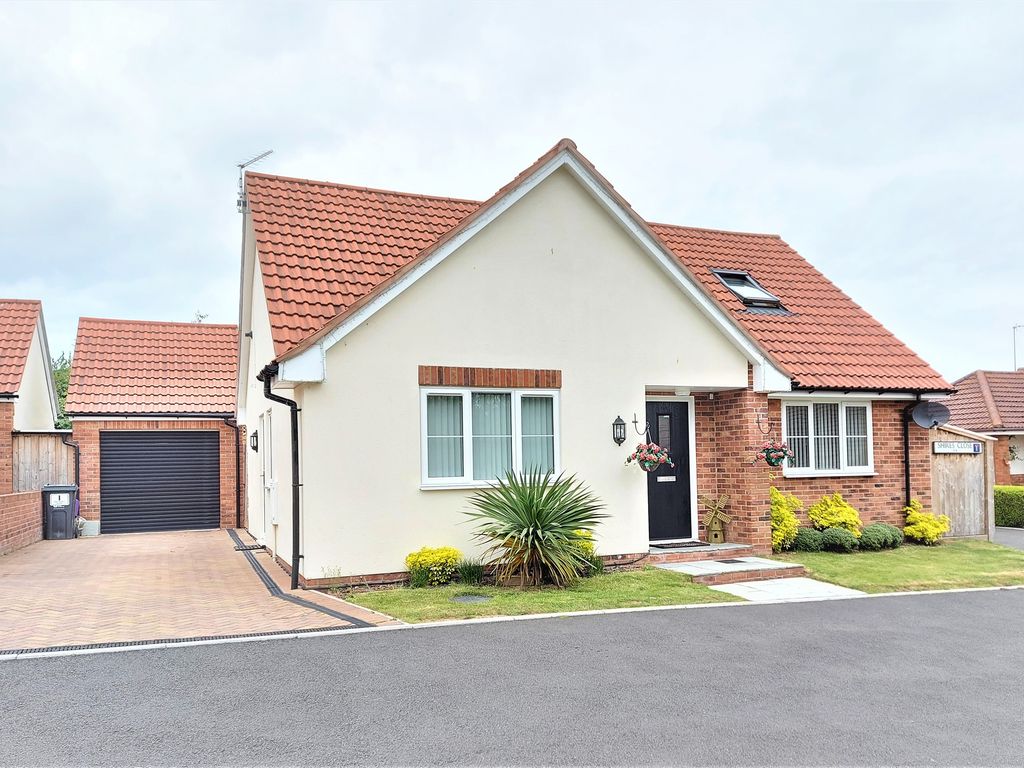 3 bed detached bungalow for sale in Shires Close, Minehead TA24 Zoopla