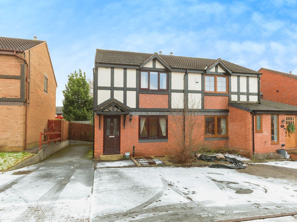 3 bed semidetached house for sale in Stratfield Place, Leyland
