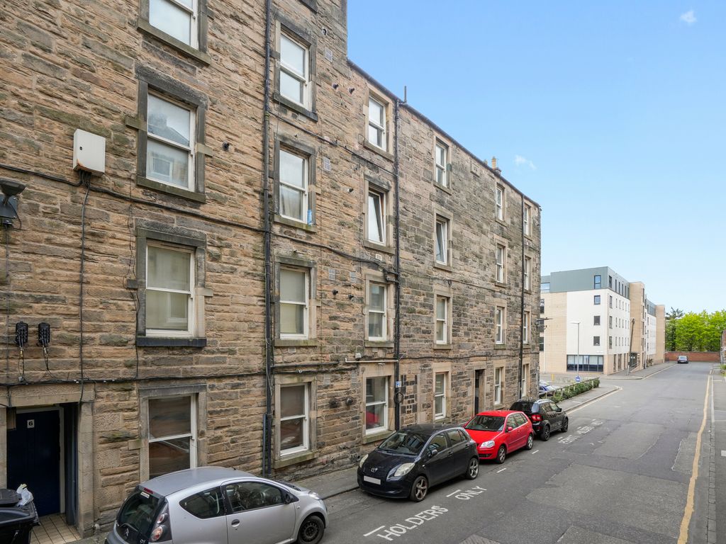 1 bed flat for sale in 8/10 Beaverbank Place, Broughton, Edinburgh EH7, £150,000 Zoopla