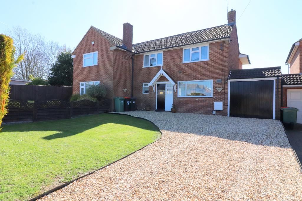 4 bed semidetached house for sale in Osborn Road, Barton Le Clay