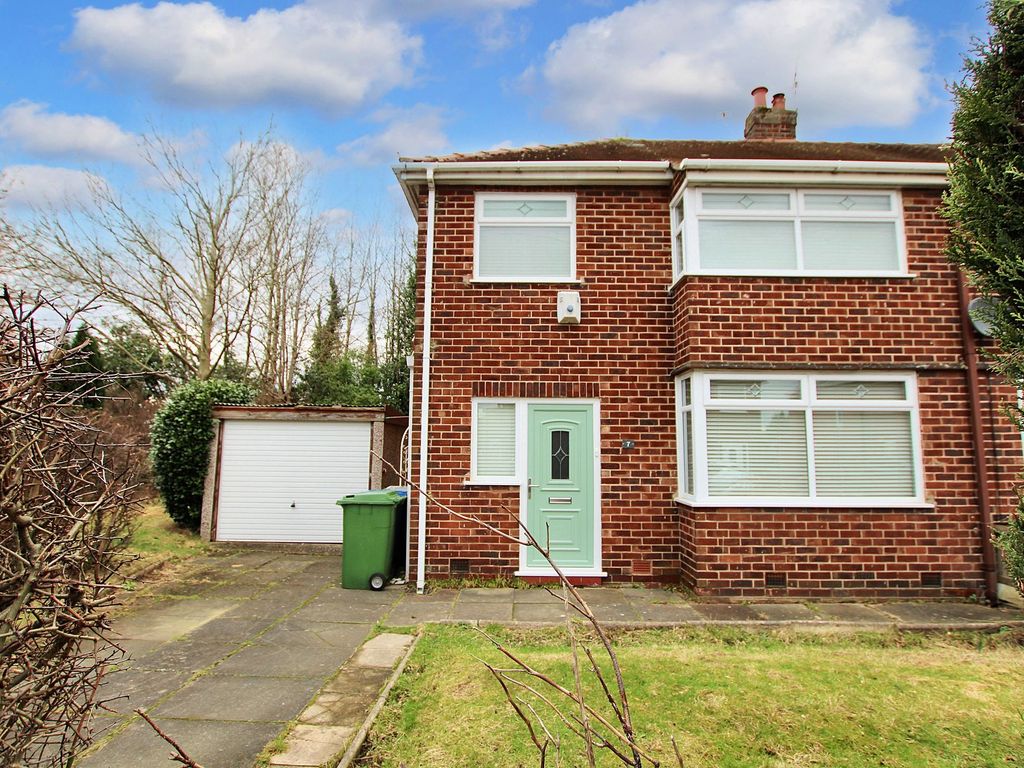 3 bed semidetached house to rent in Baron Close, Woolston WA1, £1,300