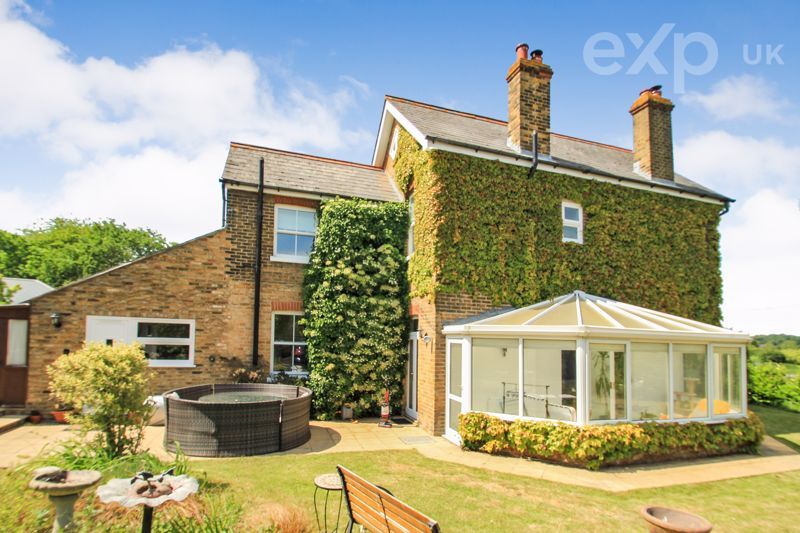 5 bed detached house for sale in New Barn Road, Swanley BR8, £760,000