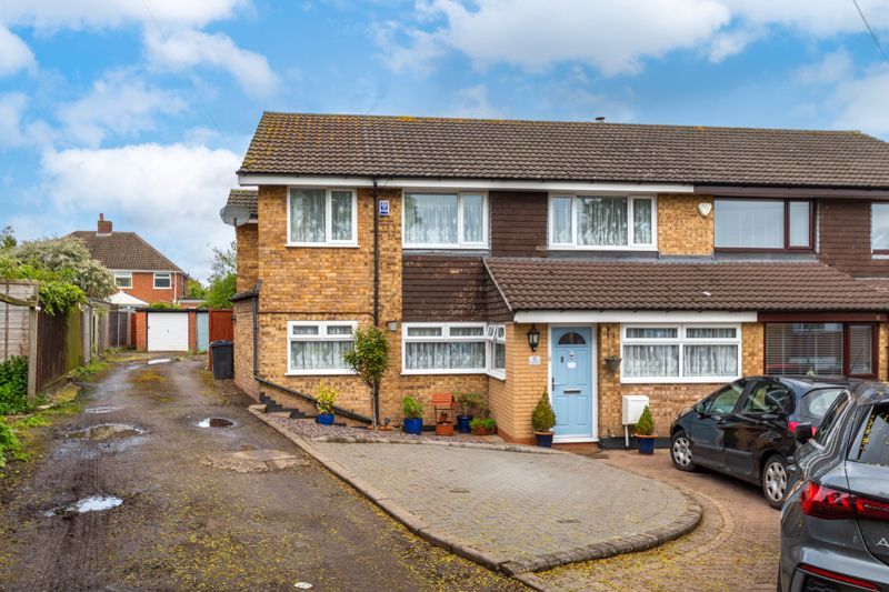 4 bed semidetached house for sale in Exe Croft, West Heath, Birmingham