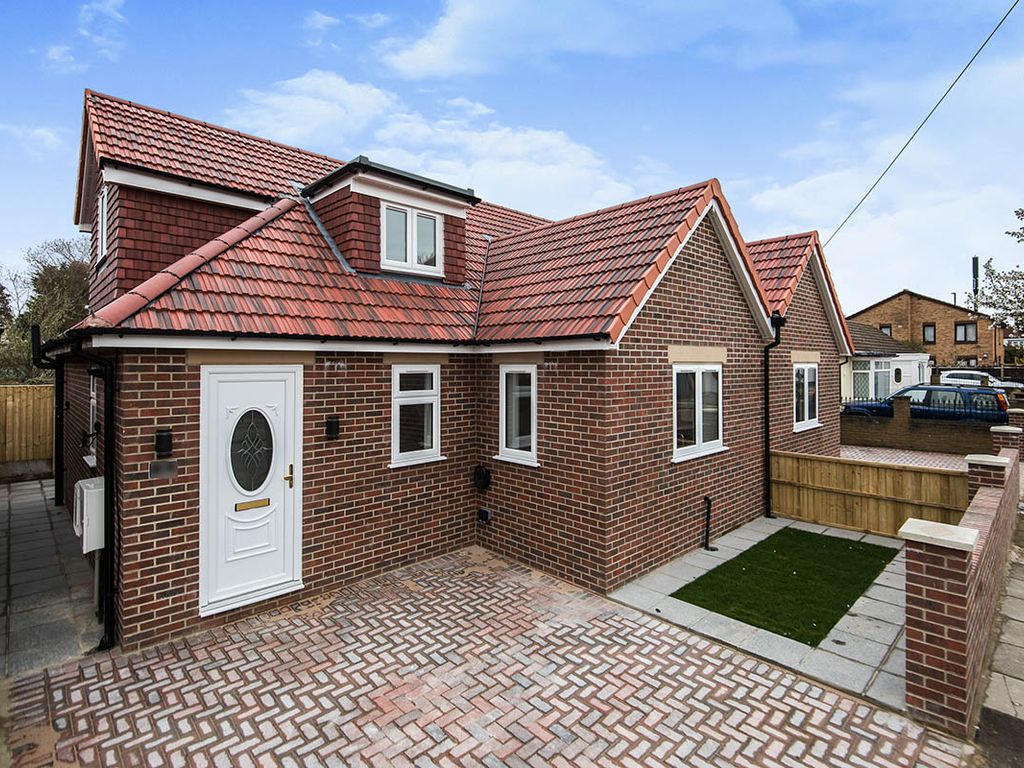 2 bed bungalow for sale in Curtis Road, Whitton, Hounslow TW4 Zoopla