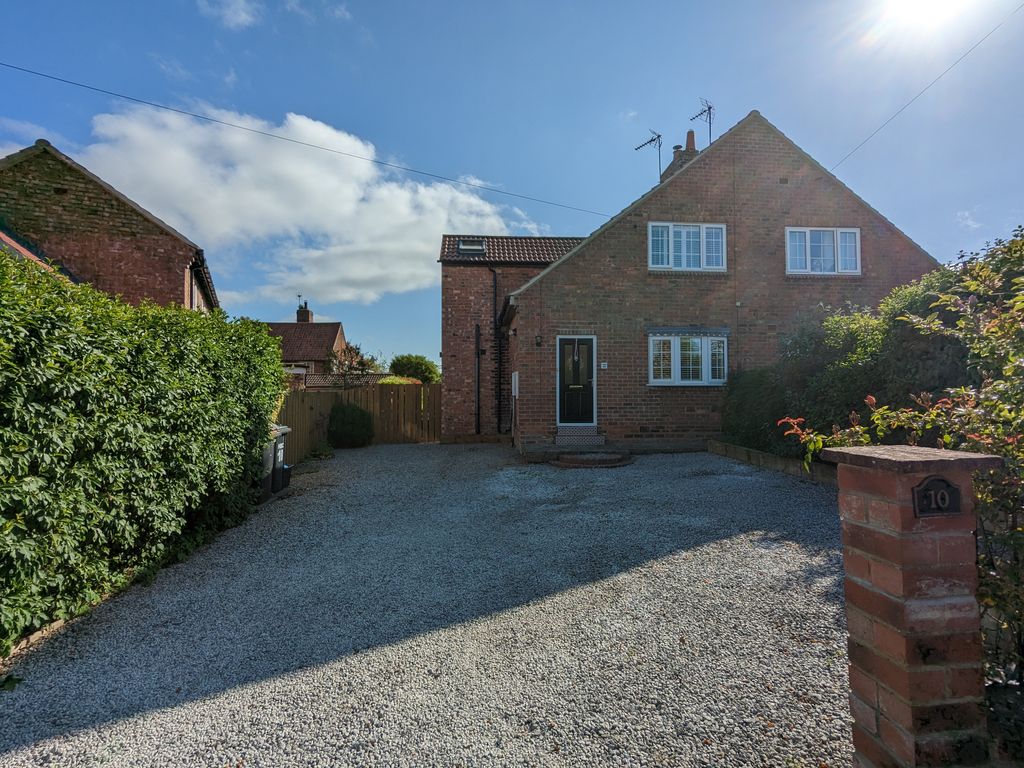 3 bed semidetached house for sale in Staveley, Knaresborough, North