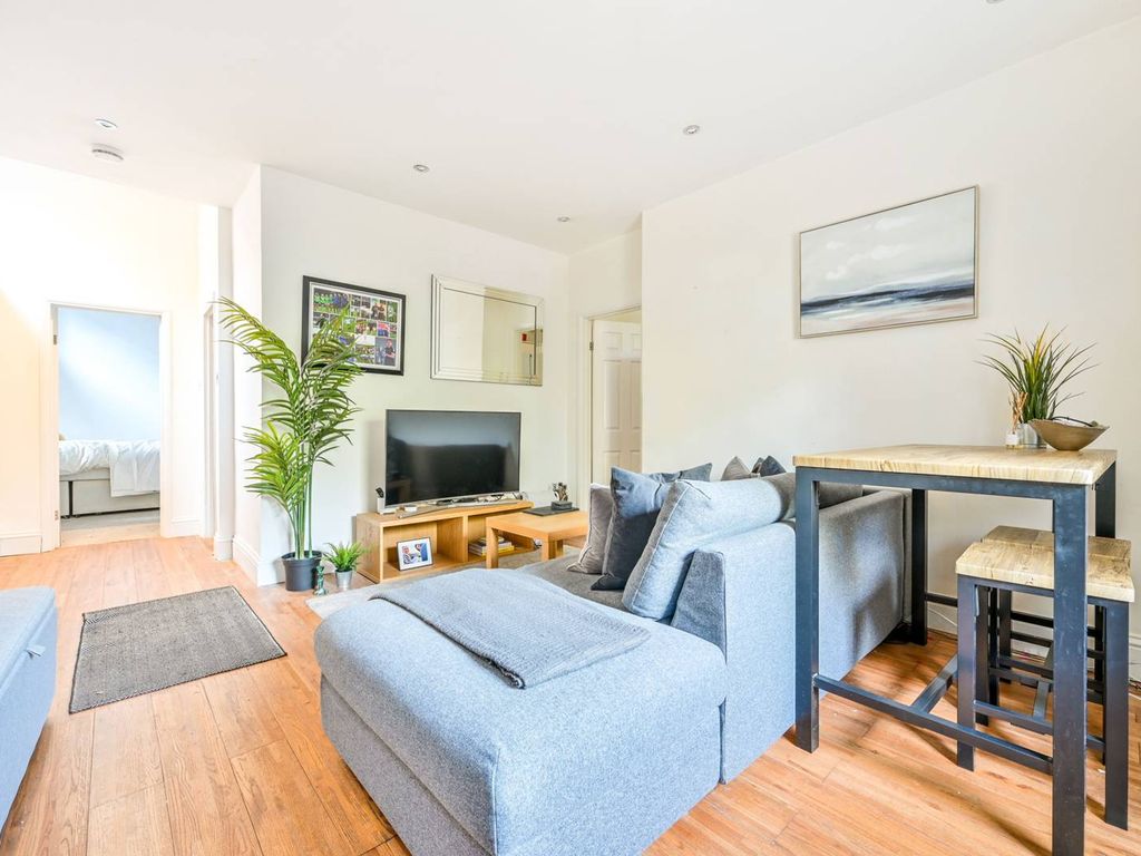 Lower Edgeborough Road, Guildford GU1  