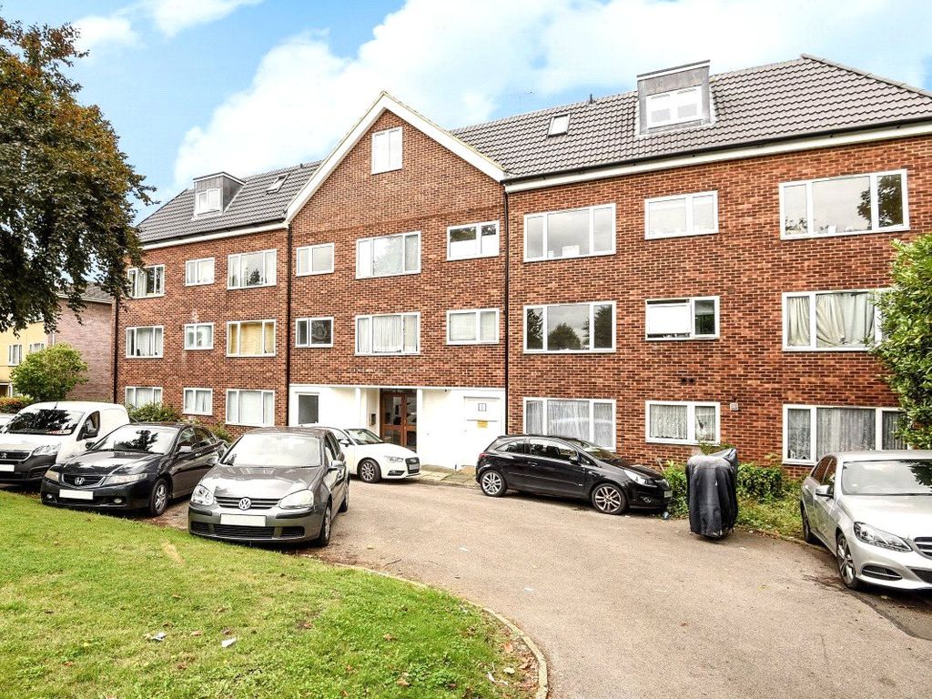 1 bed flat to rent in Finchley Lodge, Gainsborough Road, London N12, £