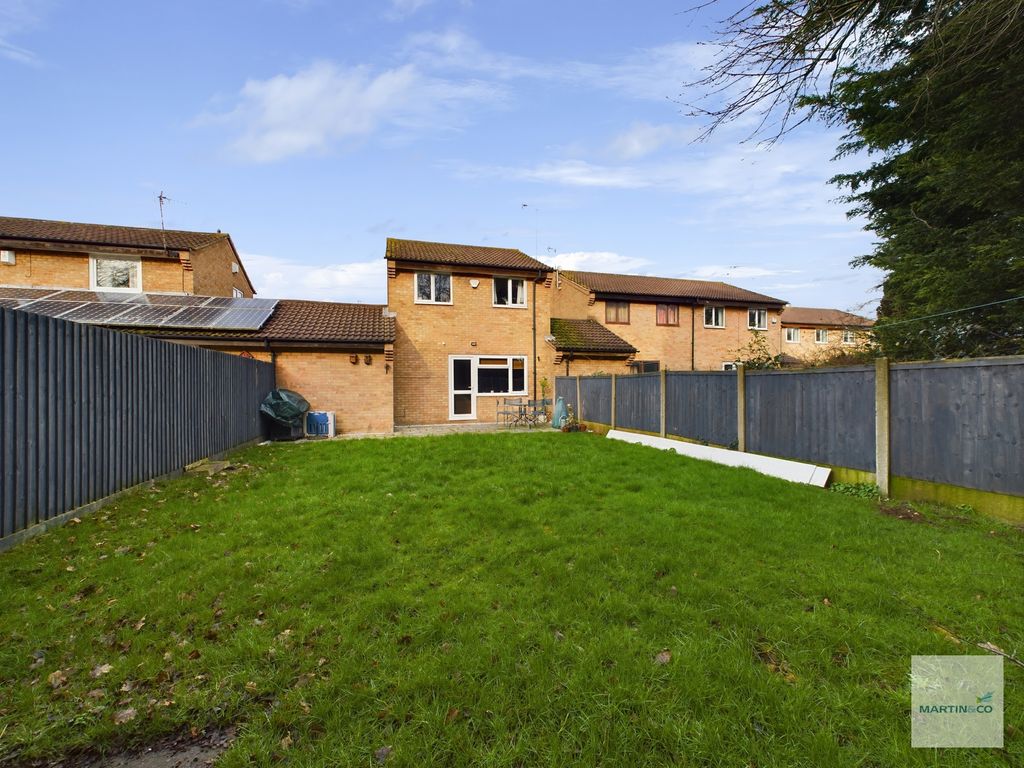 3 bed linkdetached house for sale in Grampian Way, Long Eaton
